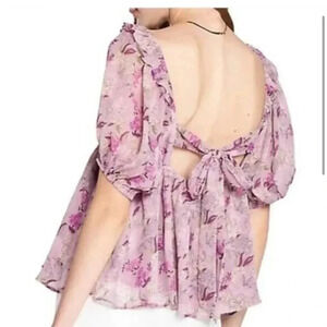 En saison Nwot floral puff sleeve top